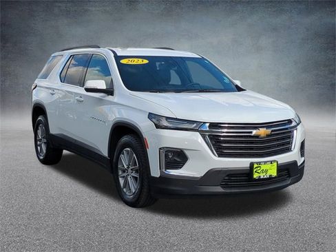 Certified 2023 Chevrolet Traverse LT image 3