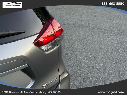 Used 2020 Nissan Rogue SV image 5