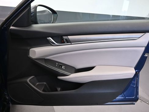 Used 2018 Honda Accord LX image 39