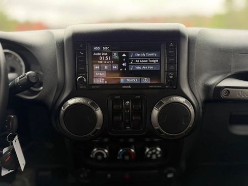 Used 2015 Jeep Wrangler Unlimited Sport w/ Quick Order Package 23S AWD/4WD image 28