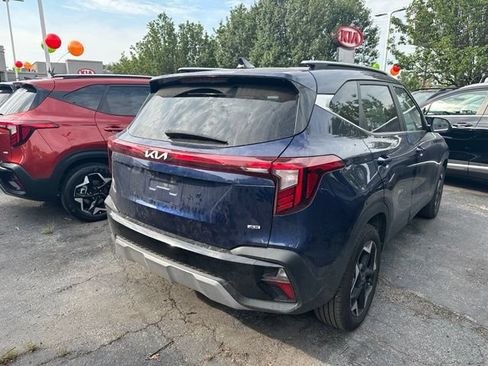 Used 2024 Kia Seltos EX AWD/4WD image 4