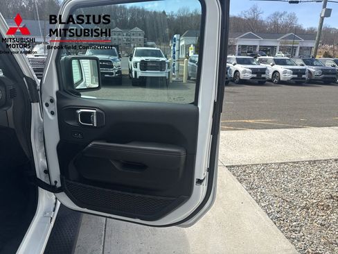 Used 2023 Jeep Wrangler Unlimited Sahara w/ Cold Weather Group image 44