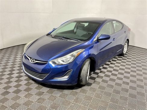 Used 2015 Hyundai Elantra SE image 6