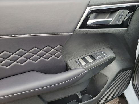 New 2025 Mitsubishi Outlander SEL Black Edition image 9