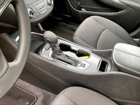 Used 2024 Chevrolet Malibu LT image 18