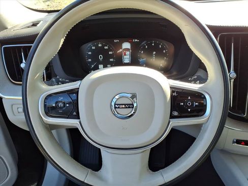 Used 2021 Volvo XC60 T5 Inscription w/ Advanced Package FWD image 22
