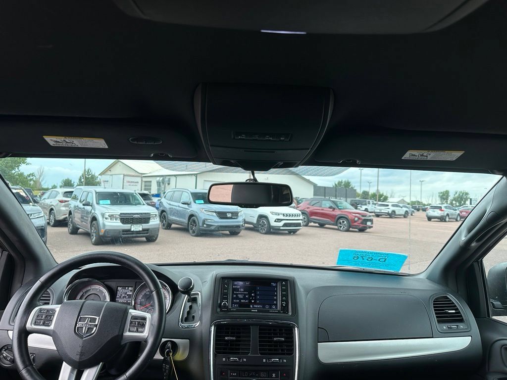 Used 2017 Dodge Grand Caravan GT FWD image 26