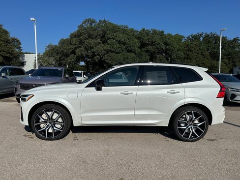 New 2026 Volvo XC60 T8 Polestar image 3