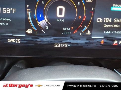 Used 2025 Chevrolet Suburban LT image 23