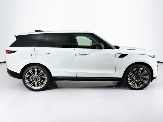 New 2027 Land Rover Range Rover Sport SE AWD/4WD image 4