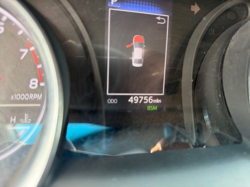 Used 2018 Toyota Camry SE w/ Moonroof Package FWD image 11