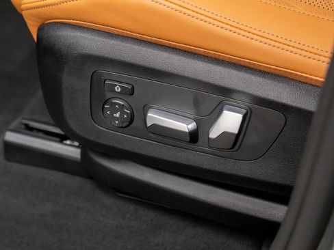 Certified 2025 BMW X5 xDrive40i w/ Parking Assistance Package image 16