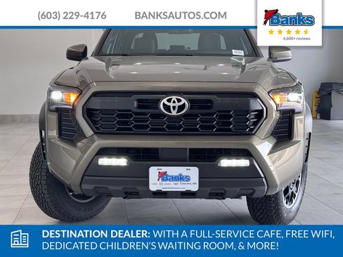 Used 2025 Toyota Tacoma TRD Off-Road AWD/4WD image 3