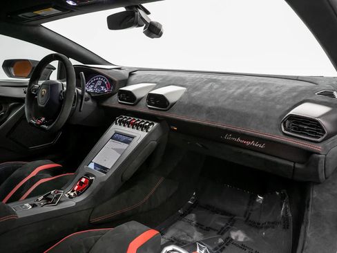 Used 2022 Lamborghini Huracan STO RWD image 35