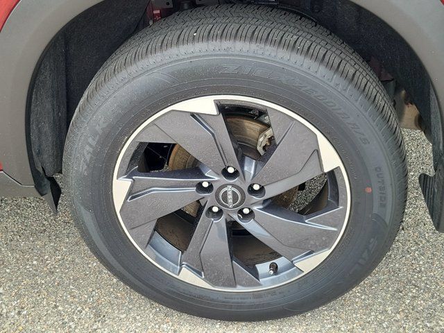 Certified 2026 Nissan Rogue SV FWD image 9