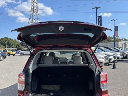Used 2017 Subaru Forester 2.5i Premium image 10
