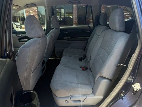 Used 2019 Honda Pilot EX image 17