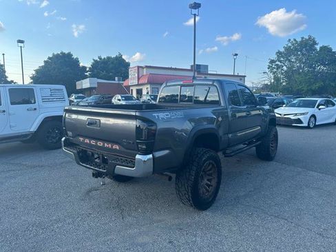 Used 2017 Toyota Tacoma TRD Off-Road w/ Tow Package AWD/4WD image 5
