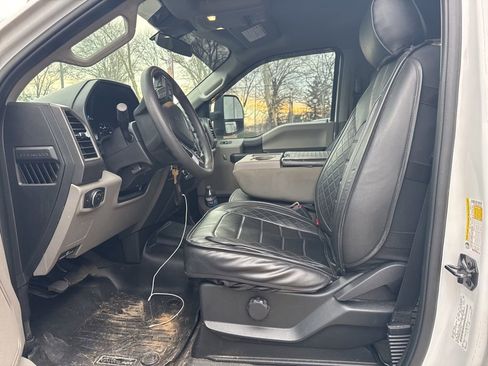 Used 2020 Ford F250 XL w/ STX Appearance Package image 5