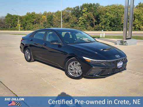 Used 2024 Hyundai Elantra SEL image 14