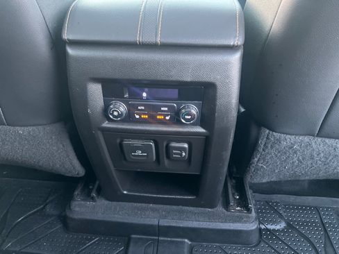 Used 2019 Chevrolet Traverse Premier w/ LPO, Blackout Package AWD/4WD image 21