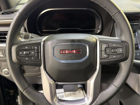 Used 2024 GMC Yukon SLE w/ Gmc Pro Safety Plus Package RWD image 12
