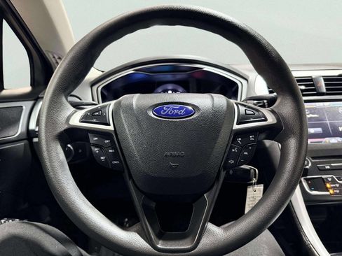 Used 2016 Ford Fusion SE image 30