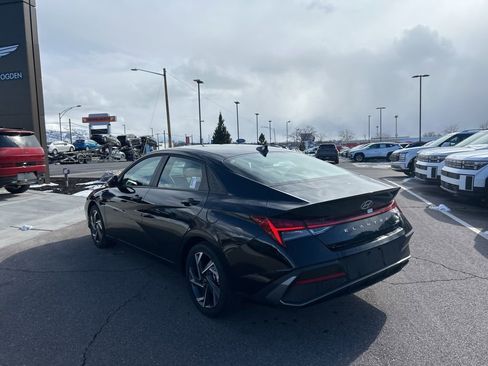 Used 2025 Hyundai Elantra SEL w/ Cargo Package image 7