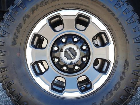 Used 2024 Ford F250 Platinum w/ Tremor Off-Road Package AWD/4WD image 76