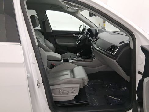 Used 2022 Audi Q5 e Premium w/ Convenience Package image 31