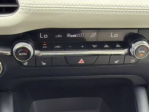 Used 2025 MAZDA MAZDA3 2.5 Turbo Sedan w/Premium Plus image 27