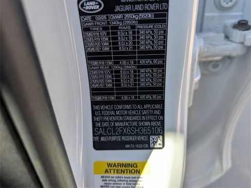 New 2025 Land Rover Discovery Sport Dynamic SE image 12