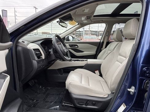 Used 2023 Nissan Rogue SL w/ SL Premium Package image 10