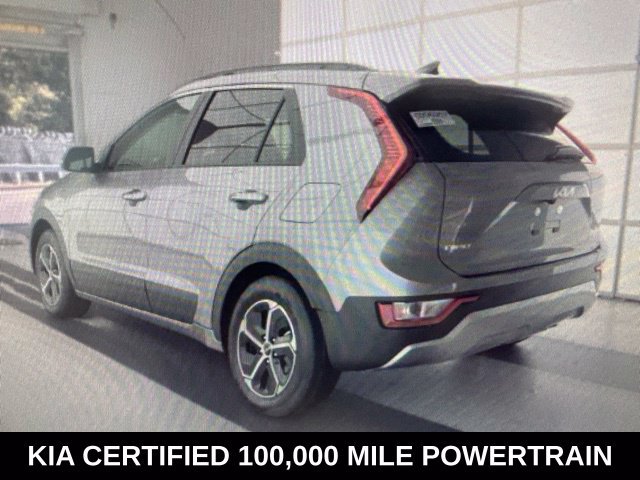 Used 2023 Kia Niro EX FWD image 3