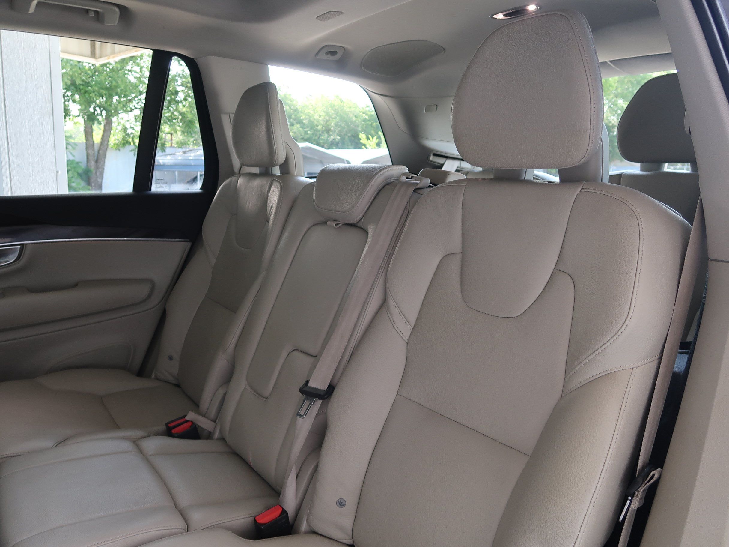 Used 2017 Volvo XC90 T6 Momentum w/ Vision Package AWD/4WD image 32