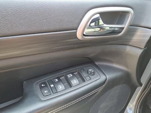 Used 2021 Jeep Grand Cherokee Freedom Edition AWD/4WD image 17