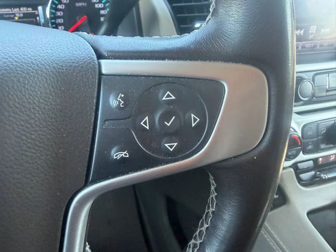 Used 2019 GMC Yukon SLT w/ Open Road Package AWD/4WD image 12