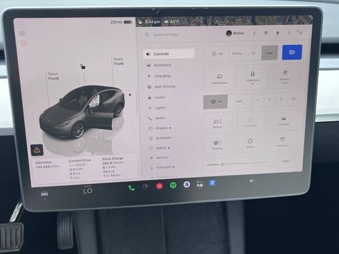 Used 2023 Tesla Model Y Long Range AWD/4WD image 32