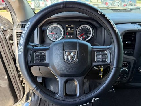 Used 2018 RAM 1500 Express w/ Express Value Package AWD/4WD image 16