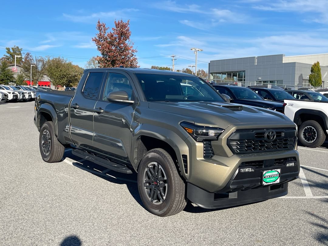 Used 2025 Toyota Tacoma TRD Sport AWD/4WD image 2