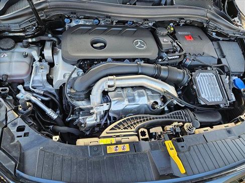 Certified 2025 Mercedes-Benz GLA 250 image 21