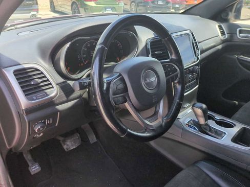 Used 2022 Jeep Grand Cherokee Laredo X RWD image 10