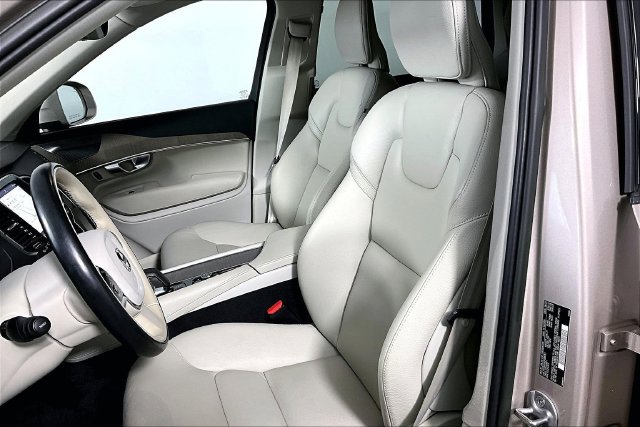 Used 2023 Volvo XC90 B6 Plus AWD/4WD image 14