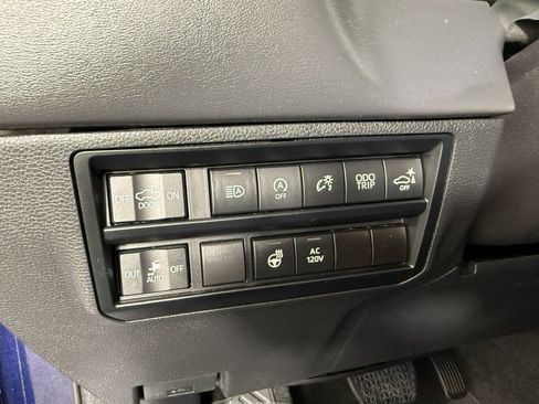 Used 2024 Toyota Tundra Platinum image 25