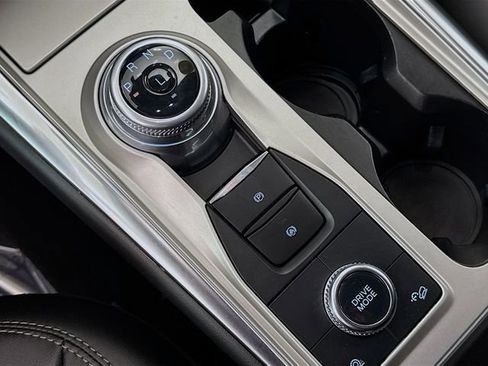Used 2022 Ford Explorer XLT w/ Equipment Group 202A image 17