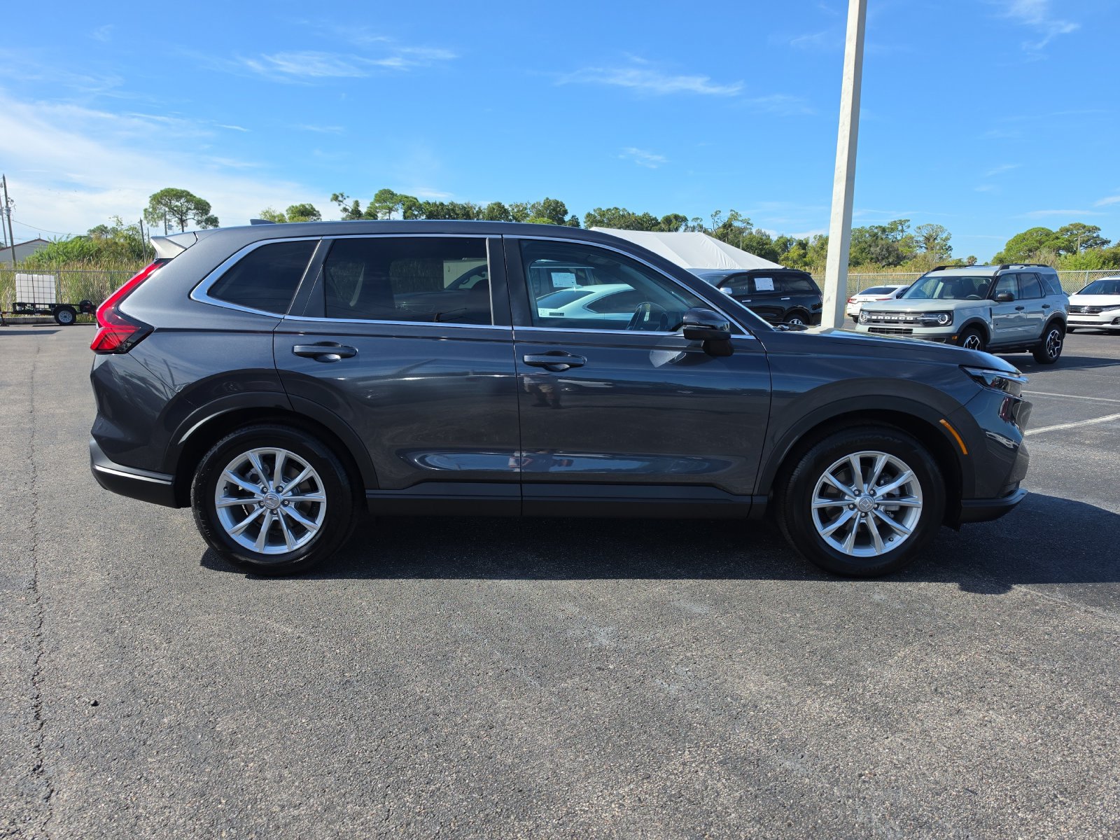 Used 2024 Honda CR-V EX image 2