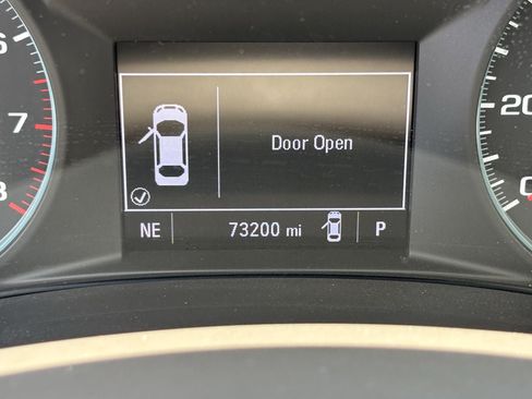 Used 2021 Chevrolet Malibu LS FWD image 28