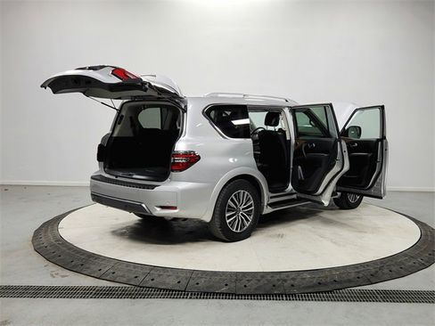 Used 2024 Nissan Armada SL image 15