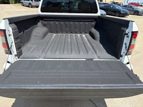 Used 2024 Nissan Frontier SV w/ Technology Package RWD image 14