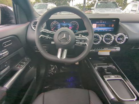Used 2026 Mercedes-Benz GLA 250 image 3
